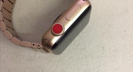 Good
													Apple Watch Series 3 38mm - Unlocked, Gold, A1860, Aluminum, photo 4 of 5