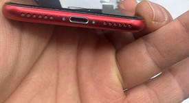 Fair
													Apple iPhone SE 2nd Gen 2020 - Unlocked Non-US, Red, 128 GB, A2296, photo 4 of 9