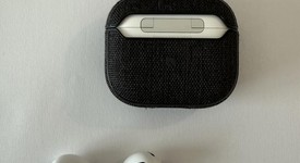 Used
													Apple AirPods 3rd Gen - Lightning Case, photo 2 of 4