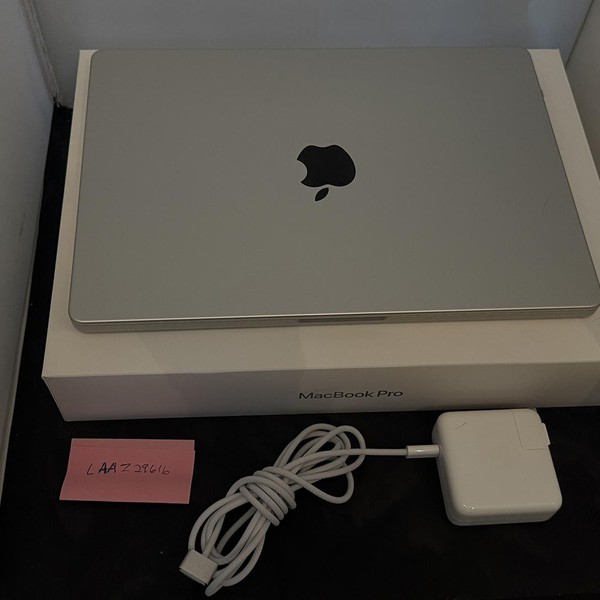 MacBook Pro 2025 - 14 inch - Apple M5, Silver, 1 TB, 32 GB