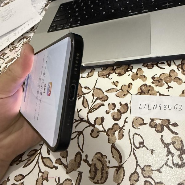 Apple iPhone 16 Plus - Spectrum, 128 GB, Black, A3082