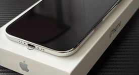 Mint
													Apple iPhone Air - Unlocked, Cloud White, 256 GB, A3260, photo 2 of 6