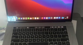 Good
													MacBook Pro 2018 (With Touch Bar) - 15" - I7, Gray, 256 GB, 16 GB, photo 3 of 15