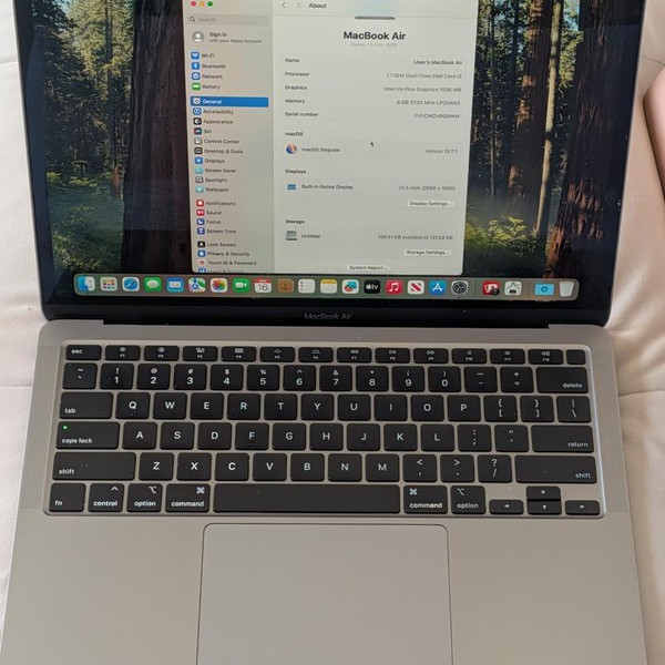 MacBook Air 2020 - 13 inch - 128 GB, Gray, 8 GB, Intel Core i3