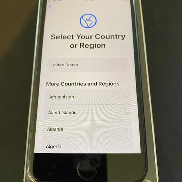 Apple iPhone SE 2nd Gen 2020 - Verizon, 64 GB, Black, A2275