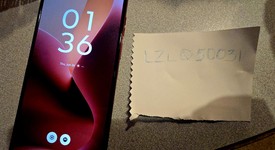 Mint
													Motorola Razr Ultra (2025) - Unlocked, PANTONE Rio Red, 512 GB, 16 GB, photo 1 of 5