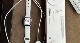 Good
													Apple Watch SE 1st Gen 40mm - Silver, A2351 - GPS, Aluminum, photo 3 of 9