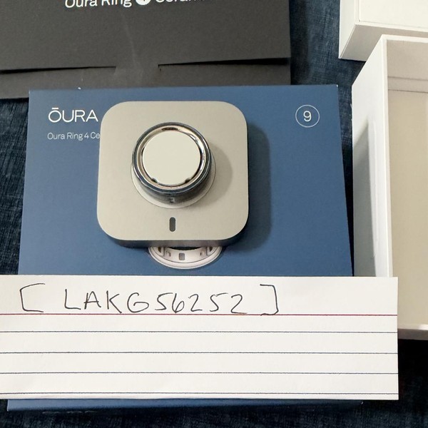 Oura Ring Gen 4 - Midnight, Size 9, Ceramic