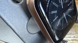 Good
													Apple Watch Series 5 40mm - Unlocked, Gold, A2094 Cellular, Aluminum, photo 3 of 5