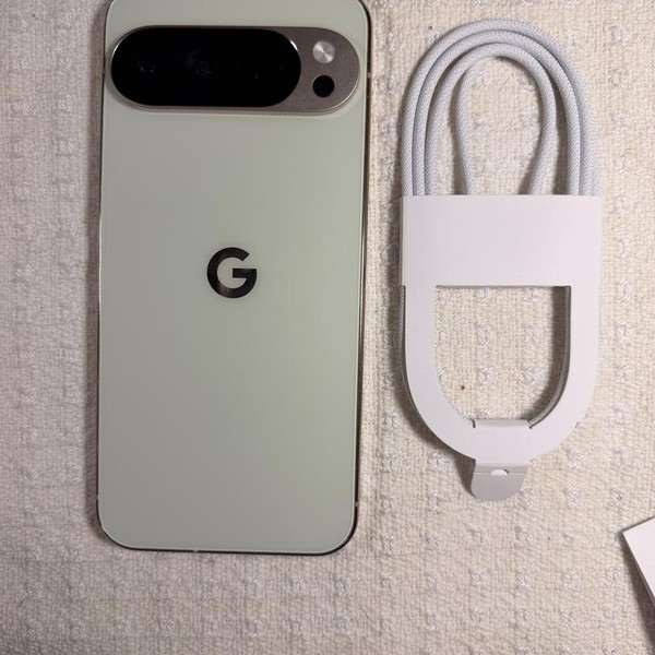 Google Pixel 10 Pro XL - Unlocked, 256 GB, Jade, GUL82