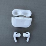 Used Apple AirPods Pro 2 - USB-C