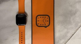 Good
													Apple Watch Series 10 42mm - Unlocked, Silver, A3001 - Cellular, Hermes, photo 2 of 9