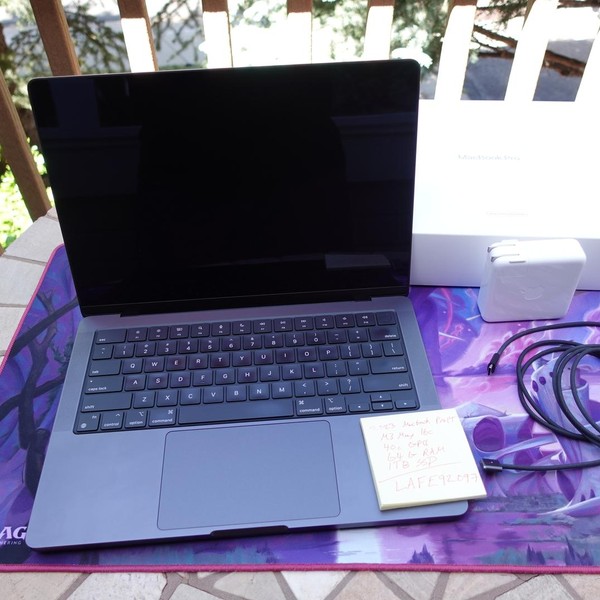 MacBook Pro Late 2023 (M3) - 14 inch - 1 TB, Black, 64 GB, Apple M3 Max 16-core, 40-core GPU