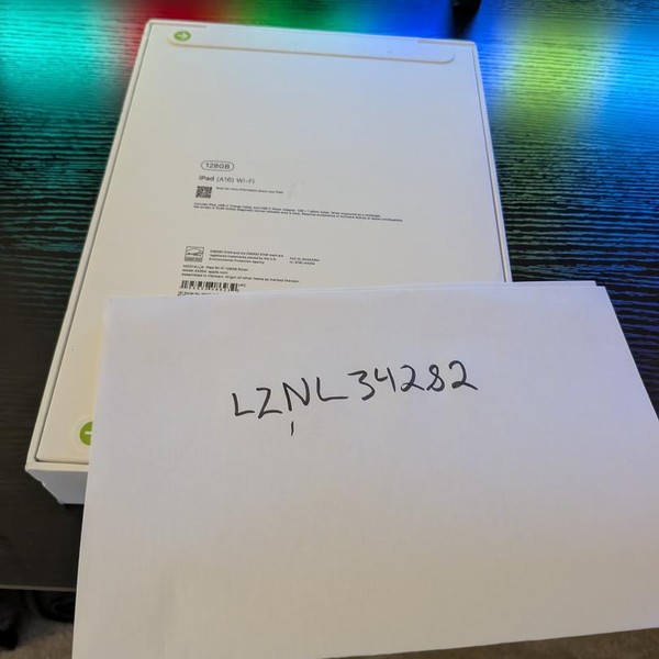 Apple iPad 11th Gen - Wi-Fi, 128 GB, Silver, A3354