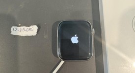 Good
													Apple Watch Series 4 44mm - Unlocked, Silver, A1976 - Cellular, Hermes, photo 1 of 6