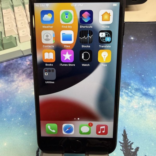 Apple iPhone 7 - Unlocked Non-US, 32 GB, Black, A1779