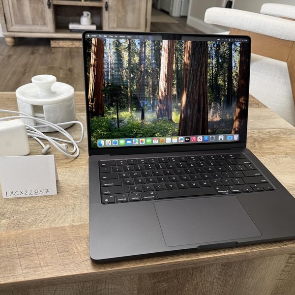 MacBook Pro Late 2023 (M3) - 14 inch - 512 GB, Black, 18 GB, Apple M3 Pro 11-core, 14-core GPU