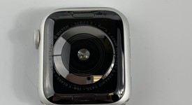 Fair
													Apple Watch Series 4 40mm - Silver, A1977 - GPS, Aluminum, photo 3 of 7