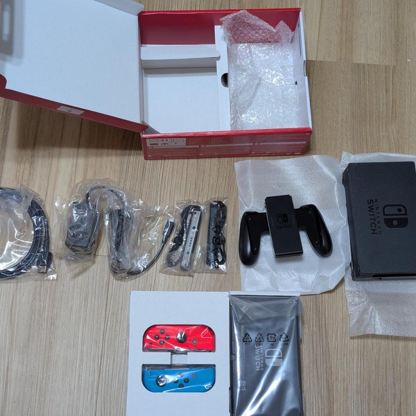 Nintendo Switch - Red & Blue, 32 GB