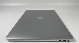 Good
													MacBook Pro 2016 (With Touch Bar) - 15" - Gray, 512 GB, 16 GB, photo 4 of 7