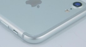 Good
													Apple iPhone 7 - AT&T, Silver, 32 GB, A1778, photo 4 of 8