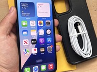 Apple iPhone 13