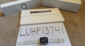 Good
													Apple Watch Series 4 44mm - Silver, A1978 - GPS, Aluminum, photo 1 of 11