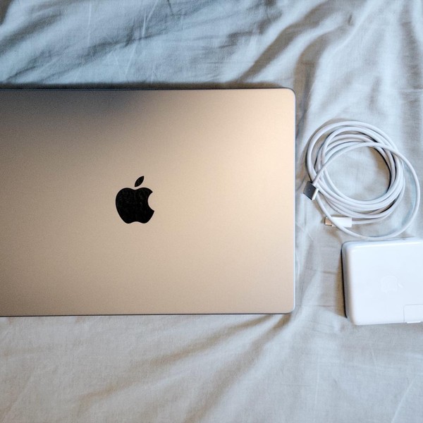 MacBook Pro 2021 - 14 inch - 1 TB, Gray, 32 GB, Apple M1 Pro 8-core