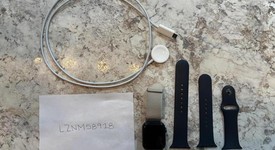 Good
													Apple Watch SE 1st Gen 40mm - Gray, A2351 - GPS, Aluminum, photo 5 of 5