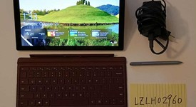 Good
													Microsoft Surface Pro 5 (2017) - Wi-Fi, Burgundy, 512 GB, 16 GB, photo 3 of 3