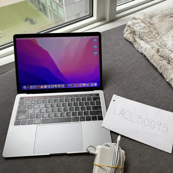 MacBook Pro 2018 (With Touch Bar) - 13 inch - 256 GB, Gray, 8 GB, Intel Core i5