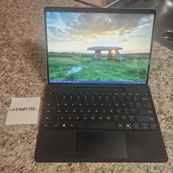 Microsoft Surface Pro 11 - 256 GB, Platinum, 16 GB, Snapdragon X Plus