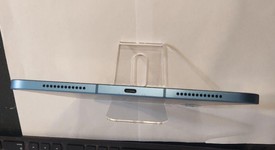 Mint
													Apple iPad 10th Gen - Unlocked, Blue, 64 GB, A2757, photo 3 of 6