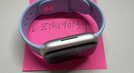 Mint
													Apple Watch Series 8 45mm - Unlocked Non-US, Starlight, A2858 - Cellular, Aluminum, photo 4 of 12