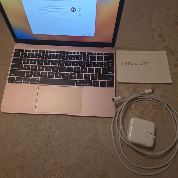 Macbook Retina 2017 - 12 inch - 256 GB, Rose Gold, 8 GB, Intel Core m3
