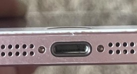 Fair
													Apple iPhone SE 1st Gen 2016 - Unlocked, Rose Gold, 16 GB, A1662, photo 6 of 6