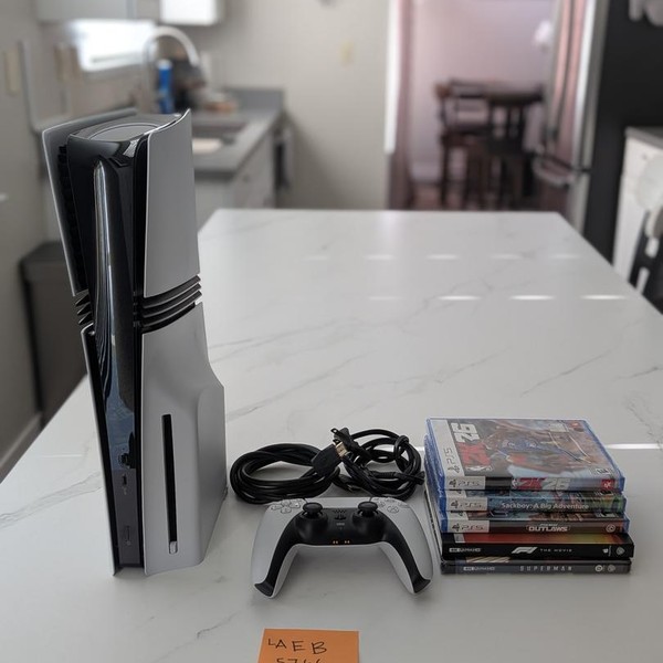 PlayStation 5 Pro (2024) - 2 TB, White