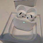 Used Apple AirPods (4th Gen) - Active Noise Cancellation