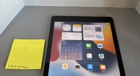 Good
													Apple iPad 5th Gen - Wi-Fi, Gray, 32 GB, A1822, photo 1 of 5