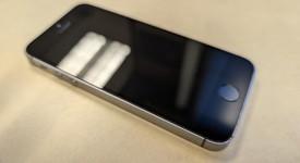 Good
													Apple iPhone SE 1st Gen 2016 - Verizon, Grey, 32 GB, A1662, photo 2 of 3