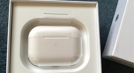 Used
													Apple AirPods Pro 1st Gen - MagSafe Case, photo 4 of 5