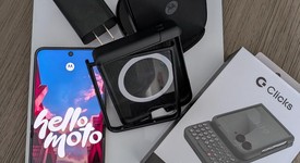 Good
													Motorola Razr Ultra (2025) - Unlocked, PANTONE Mountain Trail, 512 GB, 16 GB, photo 1 of 8