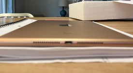 Mint
													Apple iPad 6th Gen - Wi-Fi, Gold, 32 GB, A1893, photo 2 of 7