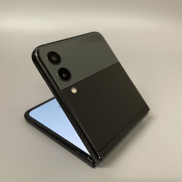 Samsung Galaxy Z Flip3 5G - Unlocked, 128 GB, Black, 8 GB, SM-F711U1