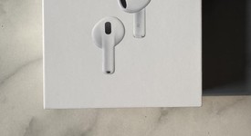 New
													Apple AirPods 4th Gen - Active Noise Cancellation, photo 2 of 4