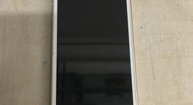 Good
													Apple iPhone SE 1st Gen 2016 - Unlocked, Gold, 64 GB, A1662, photo 4 of 7