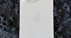 Good
													Apple iPhone 16 Pro Max - Unlocked, White, 256 GB, A3084, photo 5 of 8