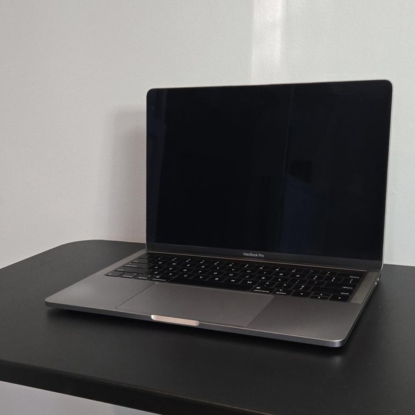 MacBook Pro 2018 (With Touch Bar) - 13 inch - 512 GB, Gray, 8 GB, Intel Core i5