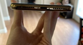 Mint
													Apple iPhone Xs Max - AT&T, Gold, 256 GB, A1921, photo 2 of 5