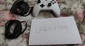 Mint
													Xbox One S (2016) - White, 1 TB, photo 1 of 4